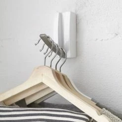 Umbra Meubles D'appoint Patère Valet Haut De Porte Flip Bois Blanc -Meubles d'appoint Soldes patere valet haut de porte flip bois blanc 3